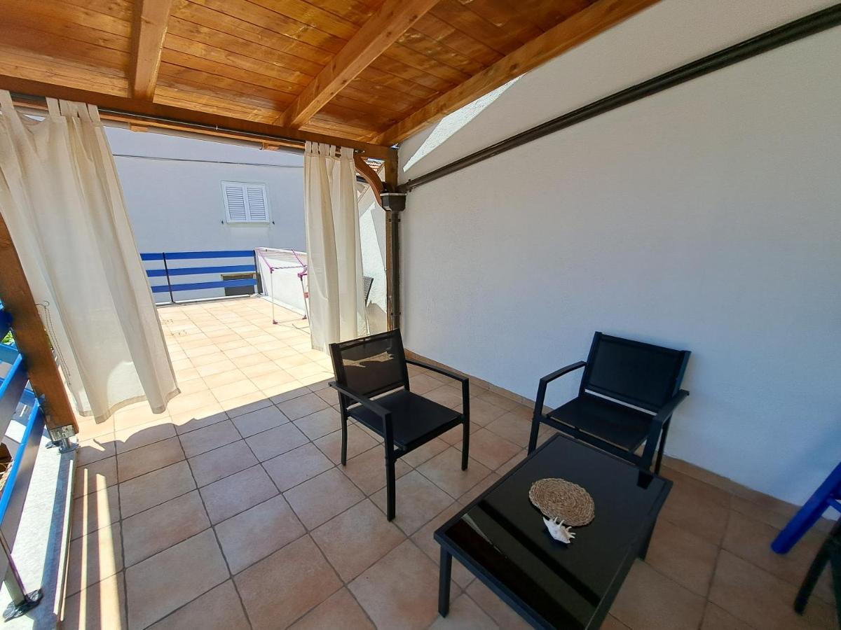 Family Apartment In Center Of Murter Zewnętrze zdjęcie