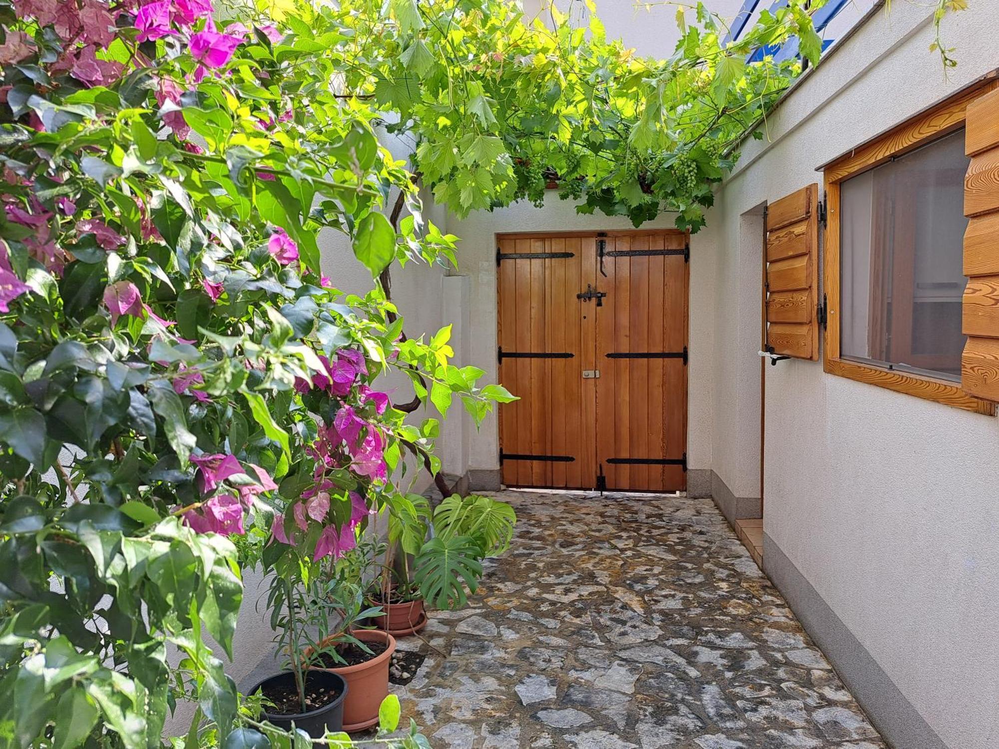 Family Apartment In Center Of Murter Zewnętrze zdjęcie